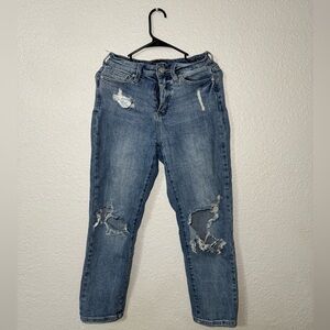 Women’s mom jeans